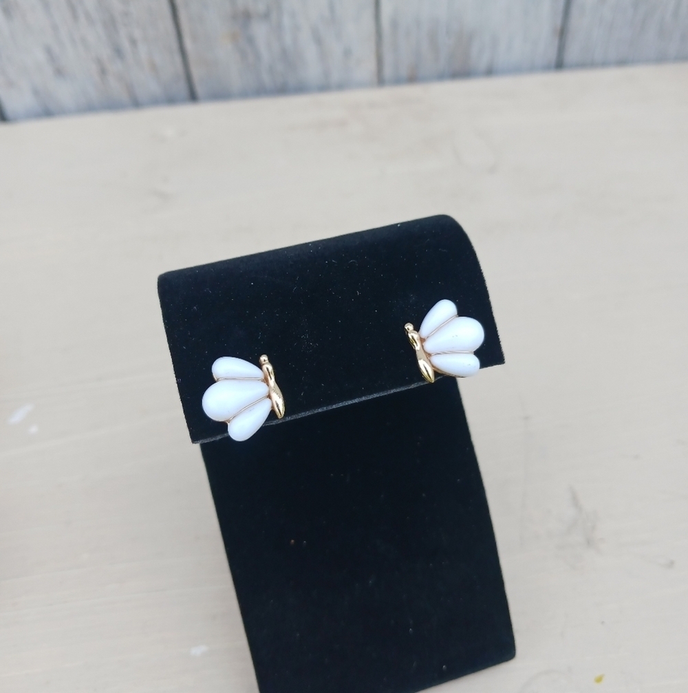 Vintage AVON Earrings Butterflies Goldtone And White Porcelain Clip On‎ Dainty